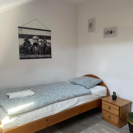 A Private Room In City Center In ブラチスラヴァ エクステリア 写真