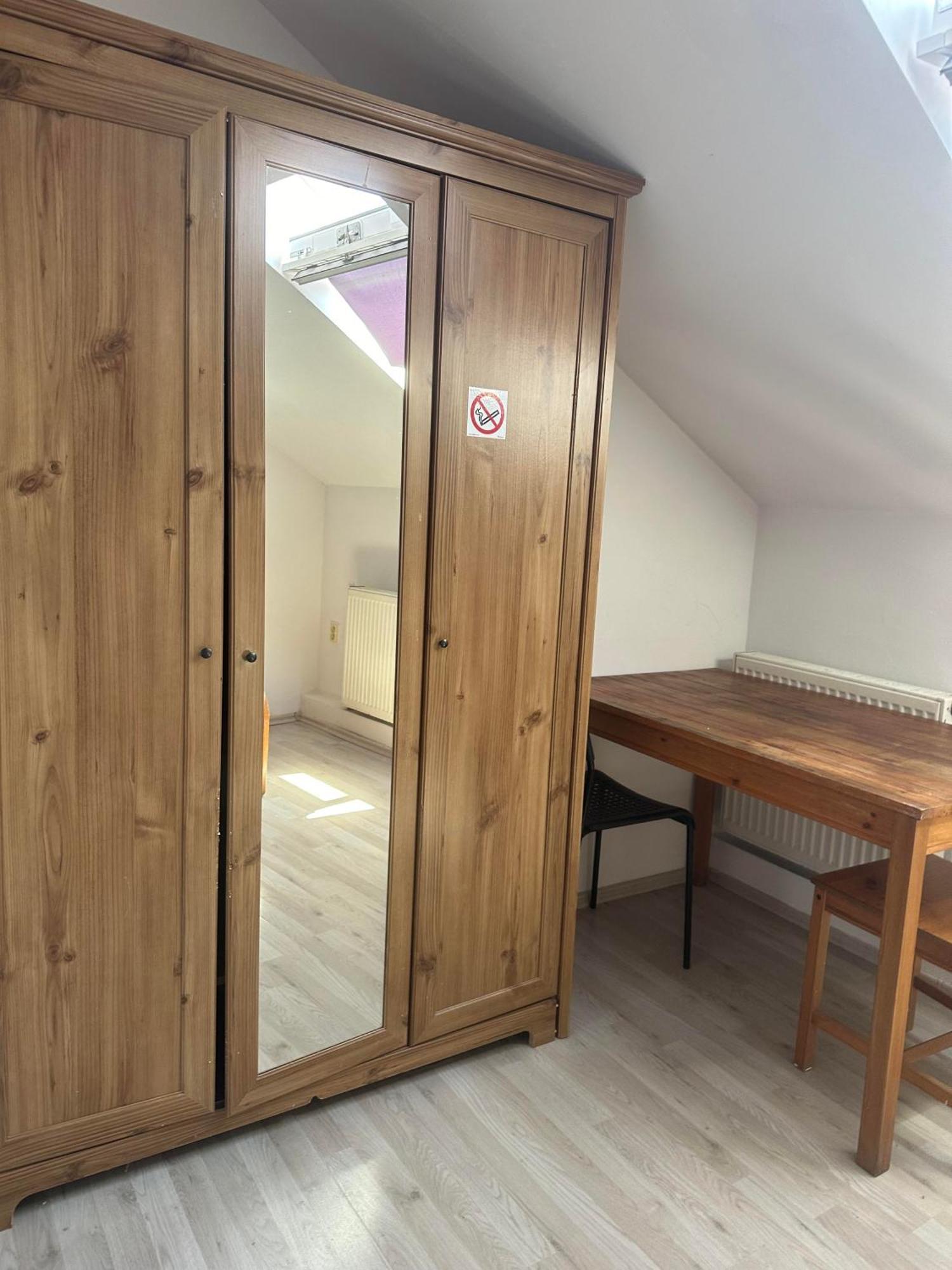 A Private Room In City Center In ブラチスラヴァ エクステリア 写真